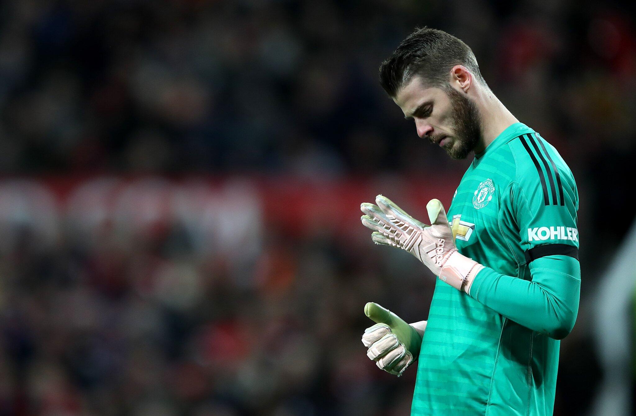 GIF：面对脚后跟射门，德赫亚再现神扑！