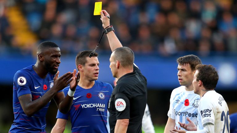 吕迪格：裁判的判罚很可笑，伯纳德本该被罚出场