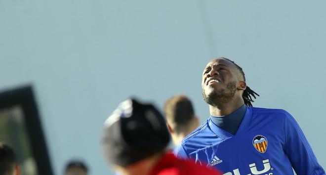 马卡报：巴舒亚伊可能在冬窗离开瓦伦西亚