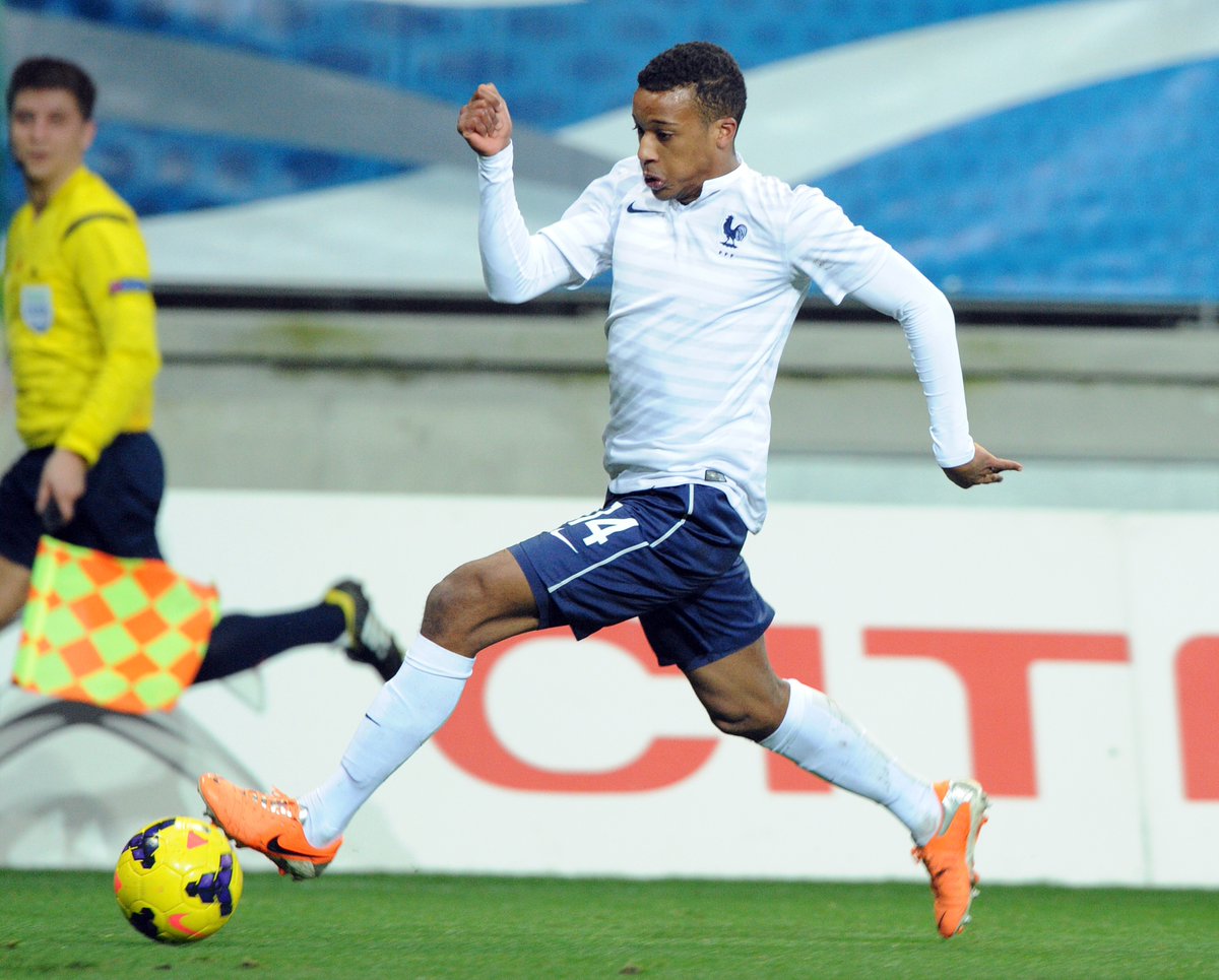 官方：拉卡泽特无法加入本期法国队，门兴前锋普莱亚入选