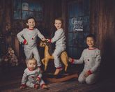 福气又安康！鲁尼家四个孩子拍摄圣诞贺卡合照