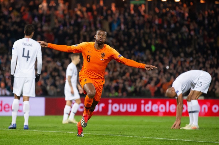 维纳尔杜姆：德容在荷兰队的三中场中解放了我