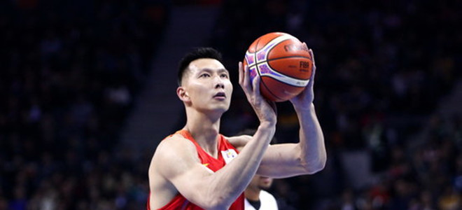 易建联：把精力放在比赛上，有伤的也不止我一个