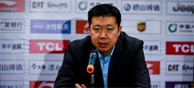 王治郅:年轻球员发挥不稳定,关键时刻望有人站出来