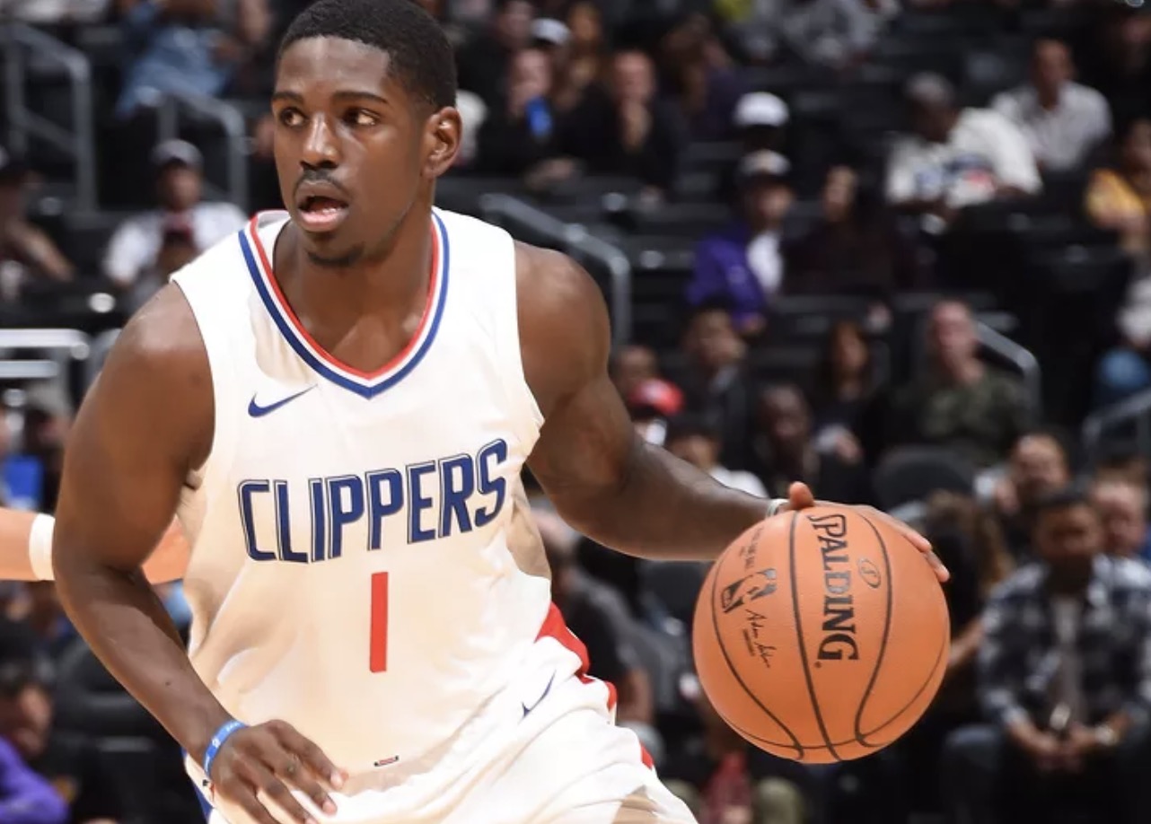 太阳已与后卫贾旺-埃文斯签下一份双向合同 http://lite.hupu.com/s?