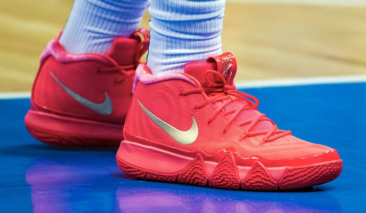 今日常规赛上脚球鞋一览：东契奇上脚Kyrie 4