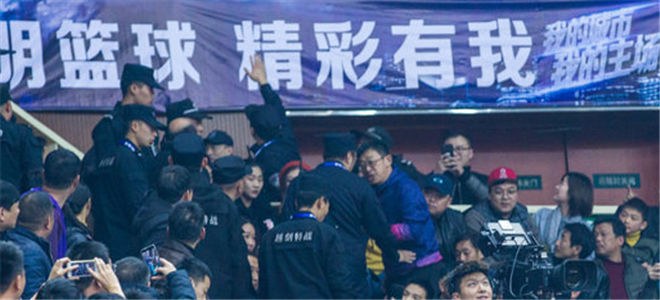 浙媒：裁判曾承认错判，刘铮得分成争球改变战局