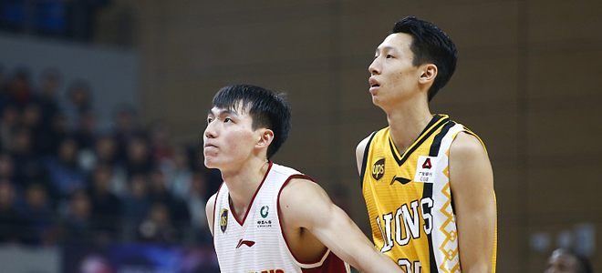 赵岩昊模仿哈登走步版后撤步飚进三分