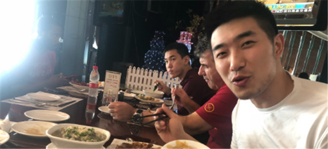 史琳杰吐槽“肯帝亚麦基”：鲍鱼吃太多吓到酒店换菜单