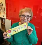 有情义！索尔斯克亚回家，不忘给曼联50年员工带巧克力