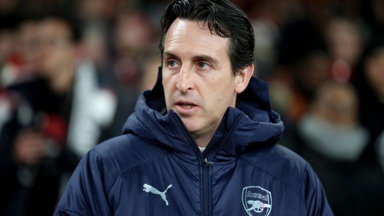 英足总已开始调查埃梅里踢飞水瓶事件，穆帅此前曾被禁赛