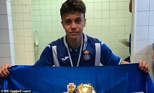 每体：曼城即将签下西班牙人15岁小将