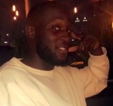 打卡网红店，卢卡库马夏尔佩雷拉去撒盐哥餐馆吃饭