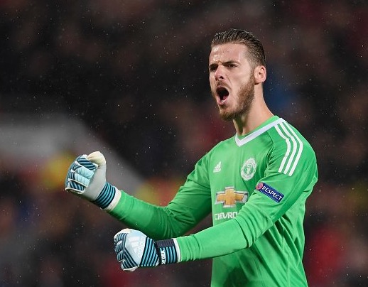 GIF：神之脚！德赫亚挡出凯恩禁区内劲射