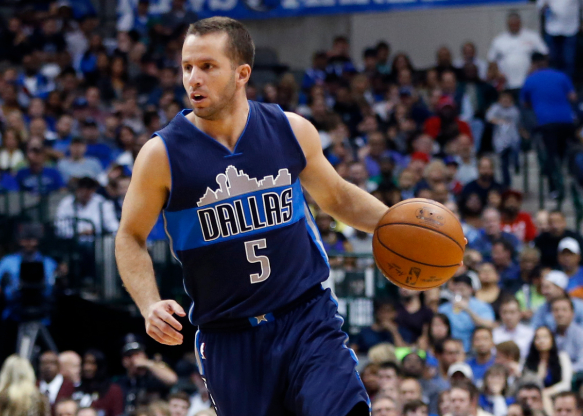Woj：联盟授予独行侠185万伤病特例