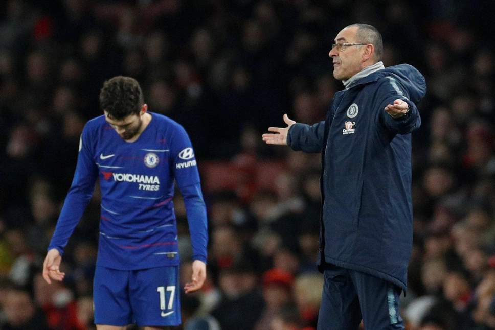 晚旗报爆料萨里症结：训练单一，没轮换让球员失去动力