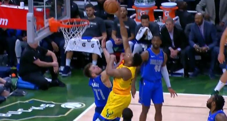 十佳球:字母哥隔扣东契奇,恩比德追身大帽哈登