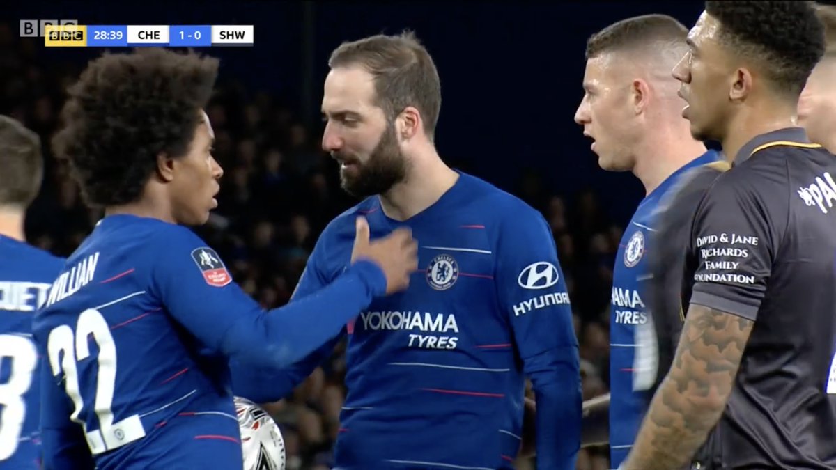 佐拉：今天对伊瓜因来说不容易，我们对他的表现很满意