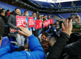 全村的希望！武磊西班牙人首次亮相球迷现场举牌支持