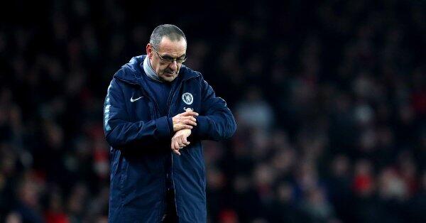 吹风机大开？记者：萨里在更衣室里和球员们待了1小时