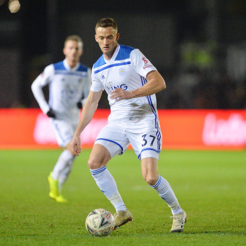 官方：莱斯特城中场安迪-金租借加盟德比郡