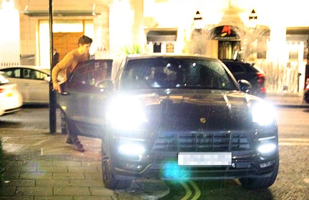 场上场下都不让人省心，马科斯-阿隆索被拍到违章停车