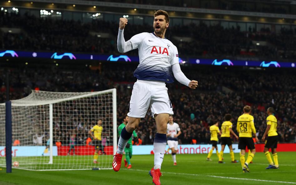 GIF：略伦特头槌建功，热刺三球领先多特蒙德