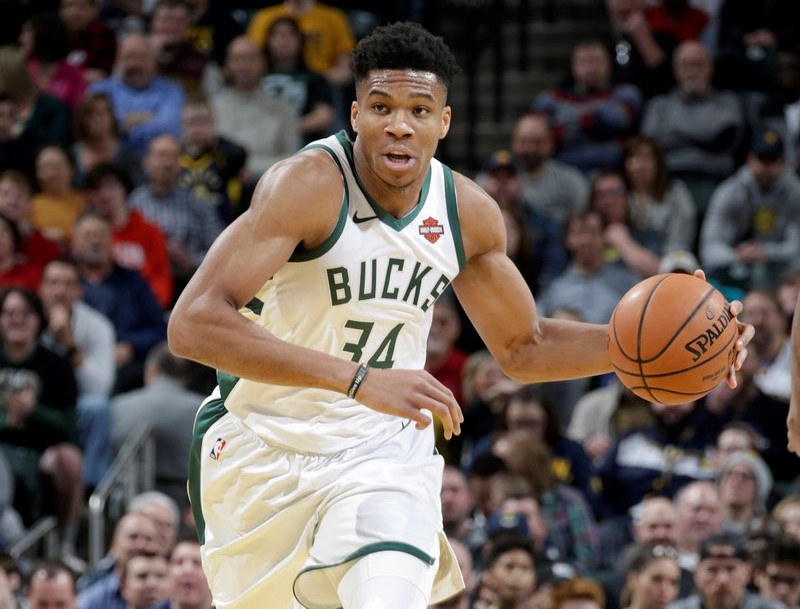 大号三双!字母哥对步行者33+19+11集锦