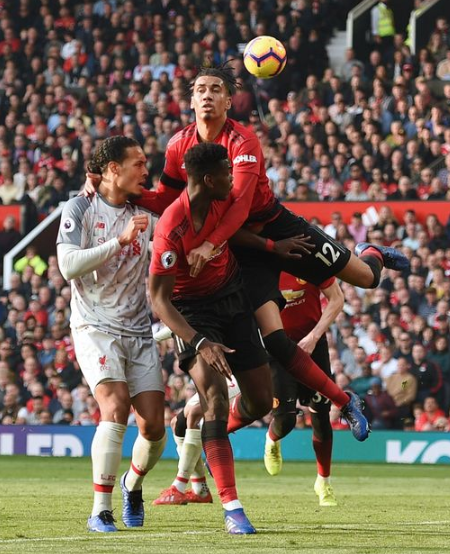 斯莫林：上半场太过疯狂了，化解对手进攻是团队功劳