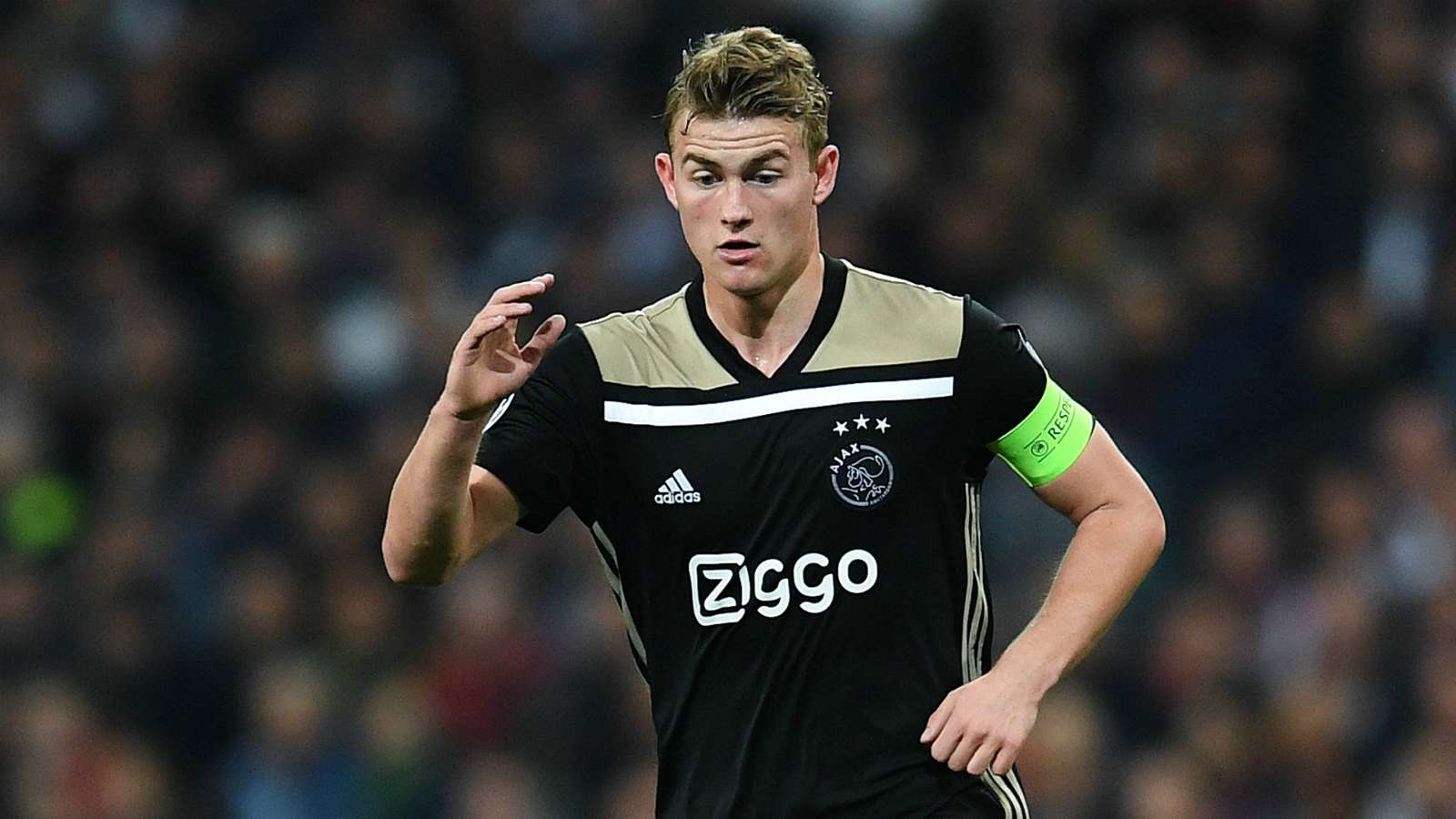 德里赫特：去利物浦是有可能的，当然想向范戴克学习