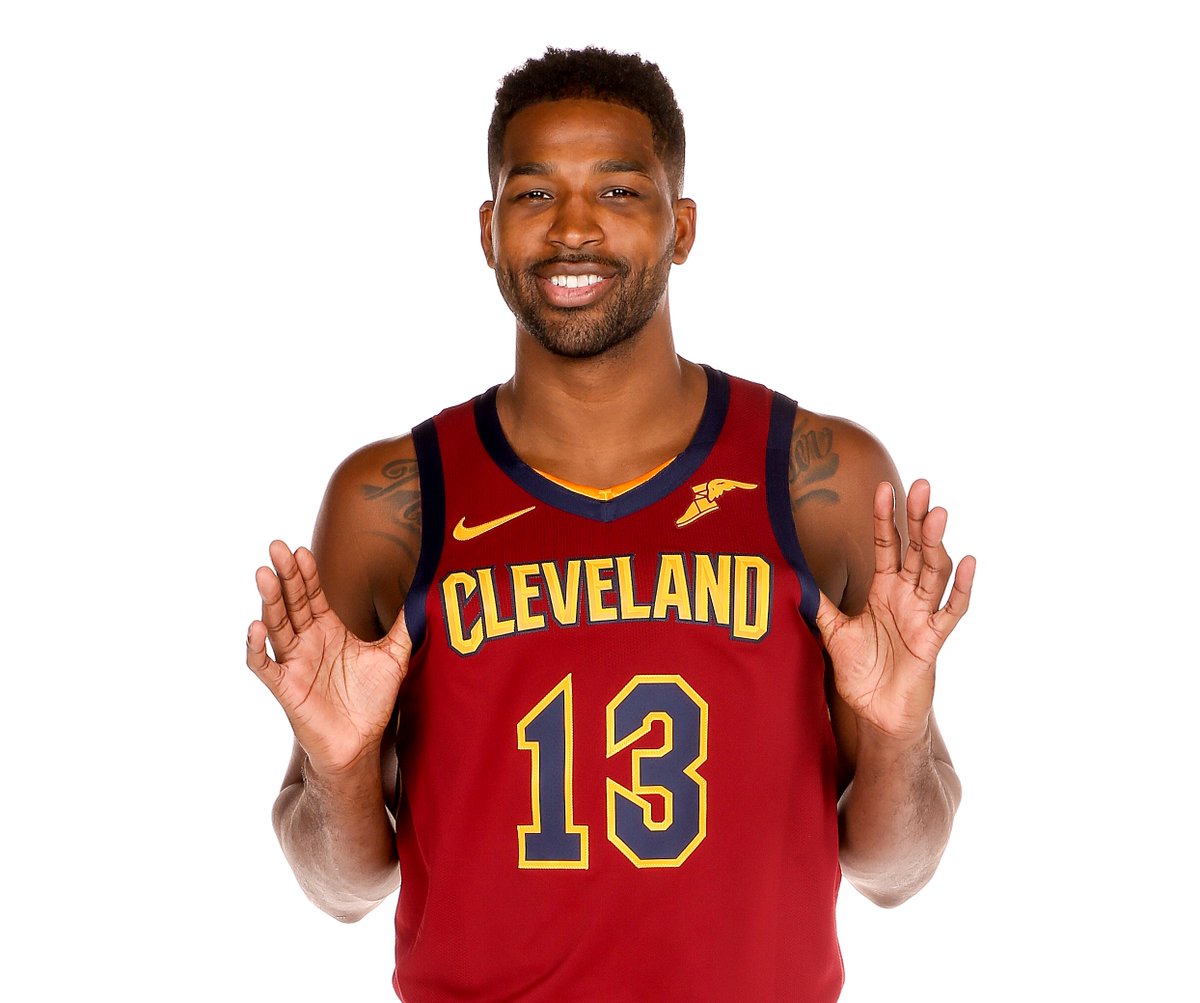 NBA官方祝特里斯坦-汤普森、沙梅特生日快乐