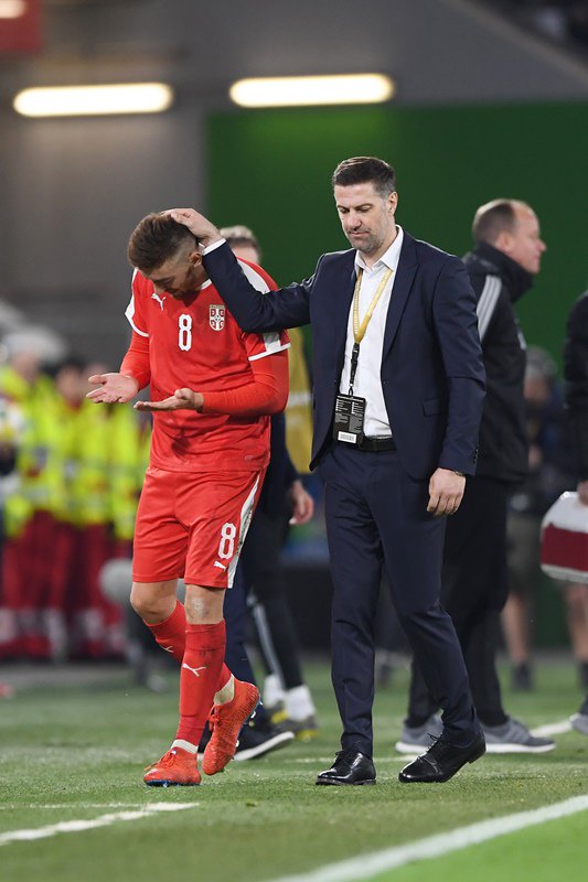 塞尔维亚主帅：踩萨内的球员并非故意，约维奇前途无量