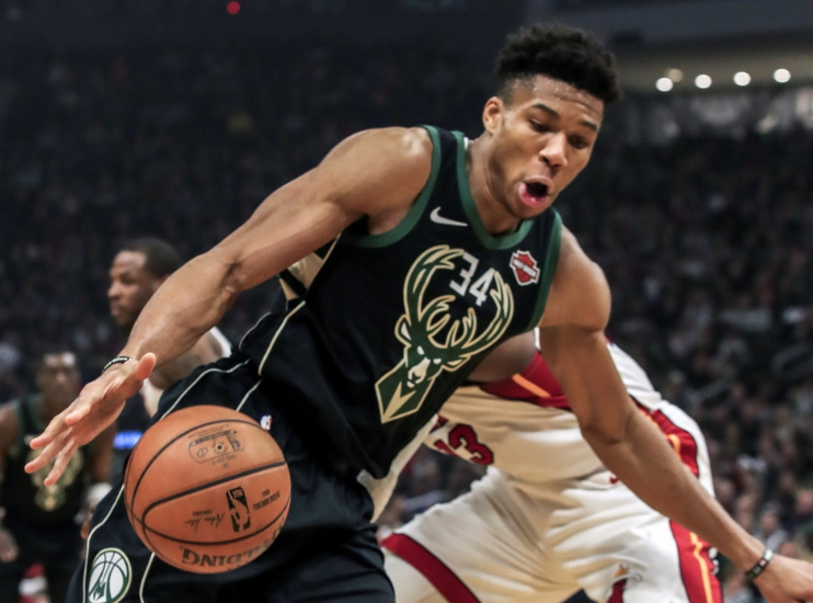 转身过人上篮!字母哥对热火28+8+7集锦