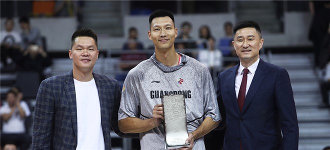 杜锋:球队轮换多阿联时间少,因此错过了mvp