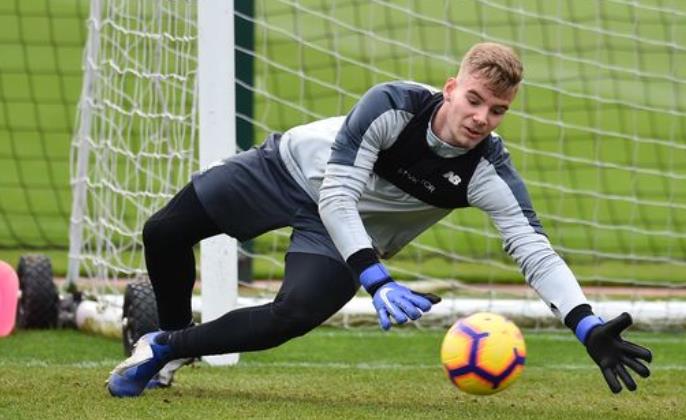 回声报：利物浦签下布莱克本17岁门将