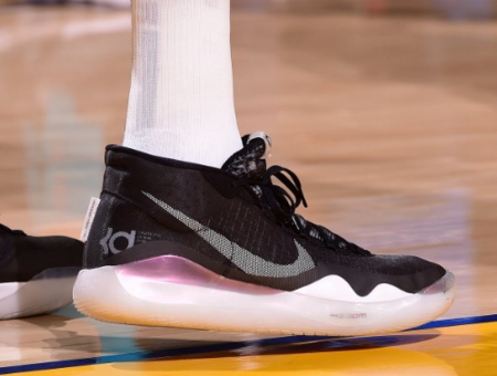 [流言板]今日常规赛上脚球鞋一览:杜兰特上脚kd 12