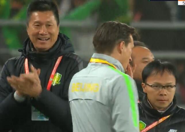 GIF:VAR改判有效!巴坎布破门,国安2-0苏宁