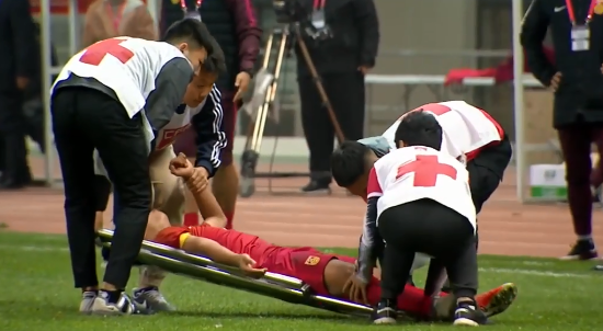 媒体人:U16晕倒小将姚致宇确认无恙!