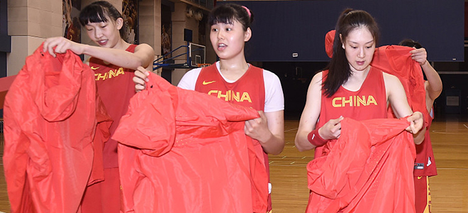 中国女篮双星被选中,WNBA球队发社媒欢迎
