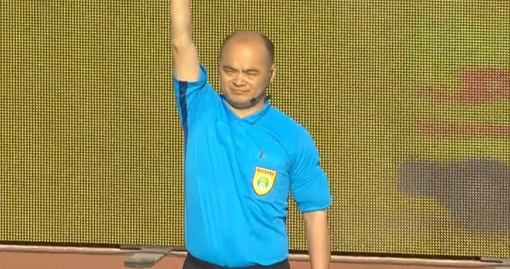 GIF:迪奥普单刀空门击中立柱,边裁示意越位在先