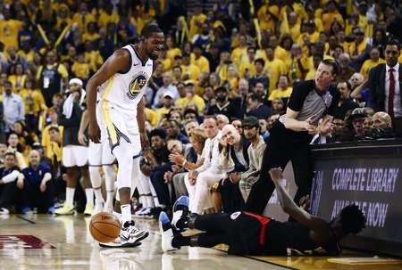 [流言板]杜兰特与贝弗利连吃两次技术犯规,双双