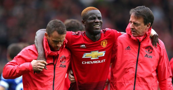 太阳报：巴伊担心自己伤情严重，在更衣室里伤心落泪