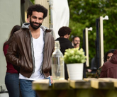 心情不错，萨拉赫出现在德比郡一酒吧进行广告拍摄