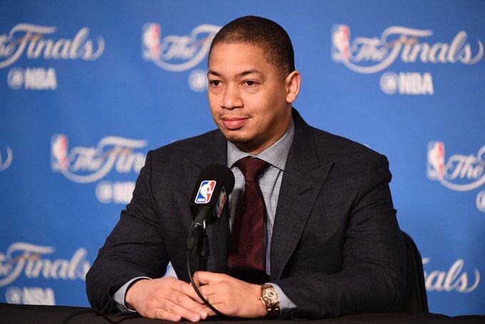 Woj：珍妮-巴斯在面试中被泰伦-卢的湖人情结深深打动