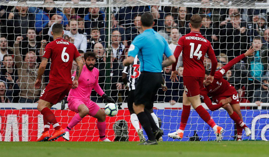 纽卡后卫：利物浦绝杀的任意球是错判；阿诺德有故意手球