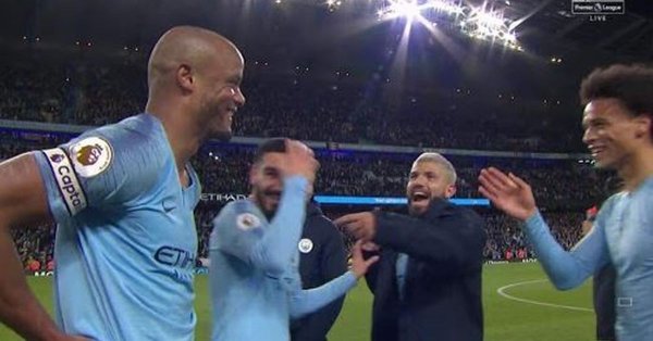 石锤！孔帕尼进球时，瓜帅、阿圭罗和斯特林都想他传球