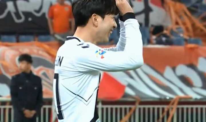 GIF:王彤失误,金承俊垫射得手,鲁能0-1庆南