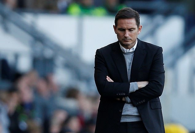 利兹联球迷改编歌曲嘲讽德比郡主帅：“别哭了，兰帕德”