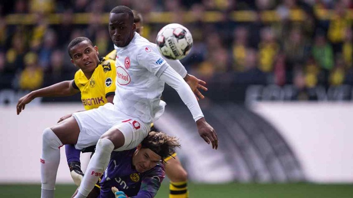 图片报：沙尔克想要杜塞尔多夫攻击手卢克巴吉奥