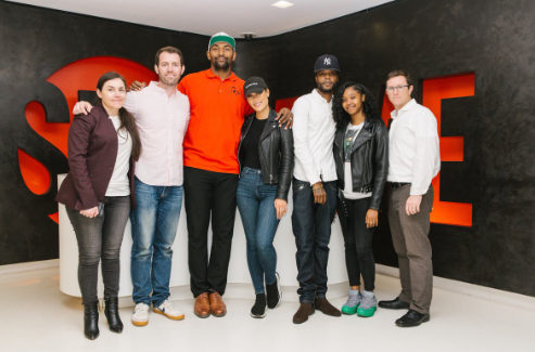 慈世平更新社媒宣传个人纪录片